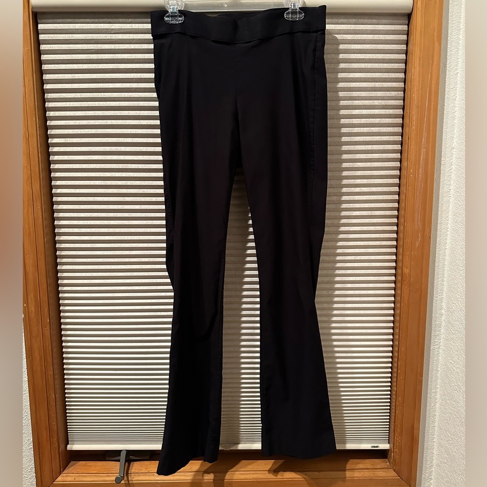 Black yoga pants